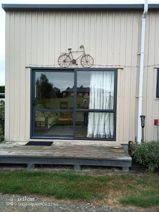 Flying Plate Saloon Apartment Waimate Exterior photo